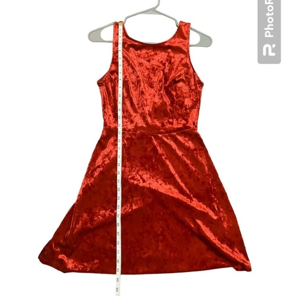Divided Red velvet like women’s dress. Size 6. New without tags. - Picture 4 of 6